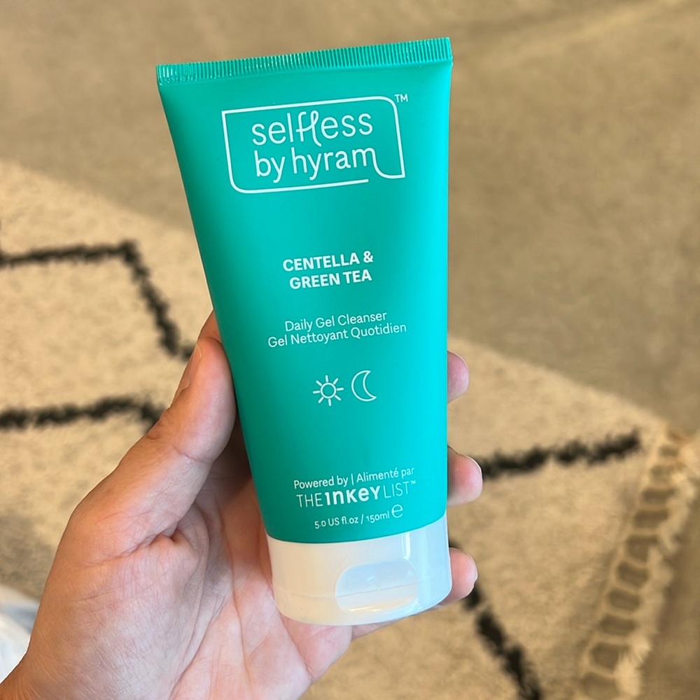 Selfless by hyram Centella and Green Tea Hydrating Gel